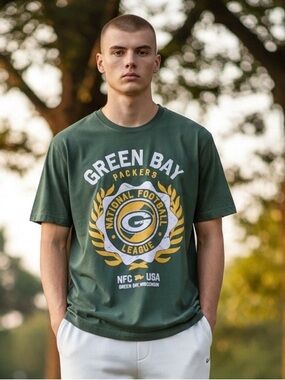 NFL Green Bay Packers Dark Green Graphic Tee with Yellow Crest
